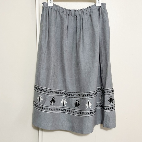 Vintage Gray Embroidered Skirt M - Picture 2 of 8